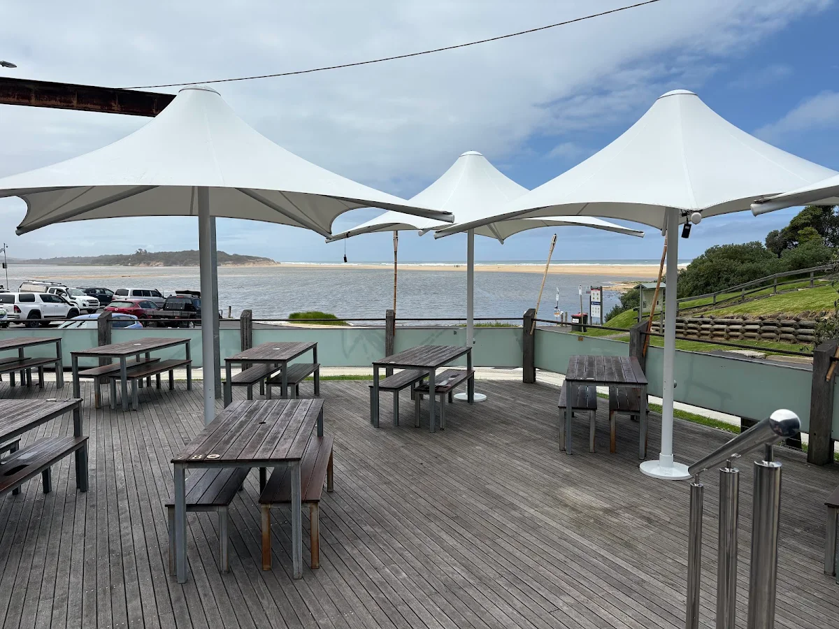 Vibe, Lake Tyers Beach Tavern