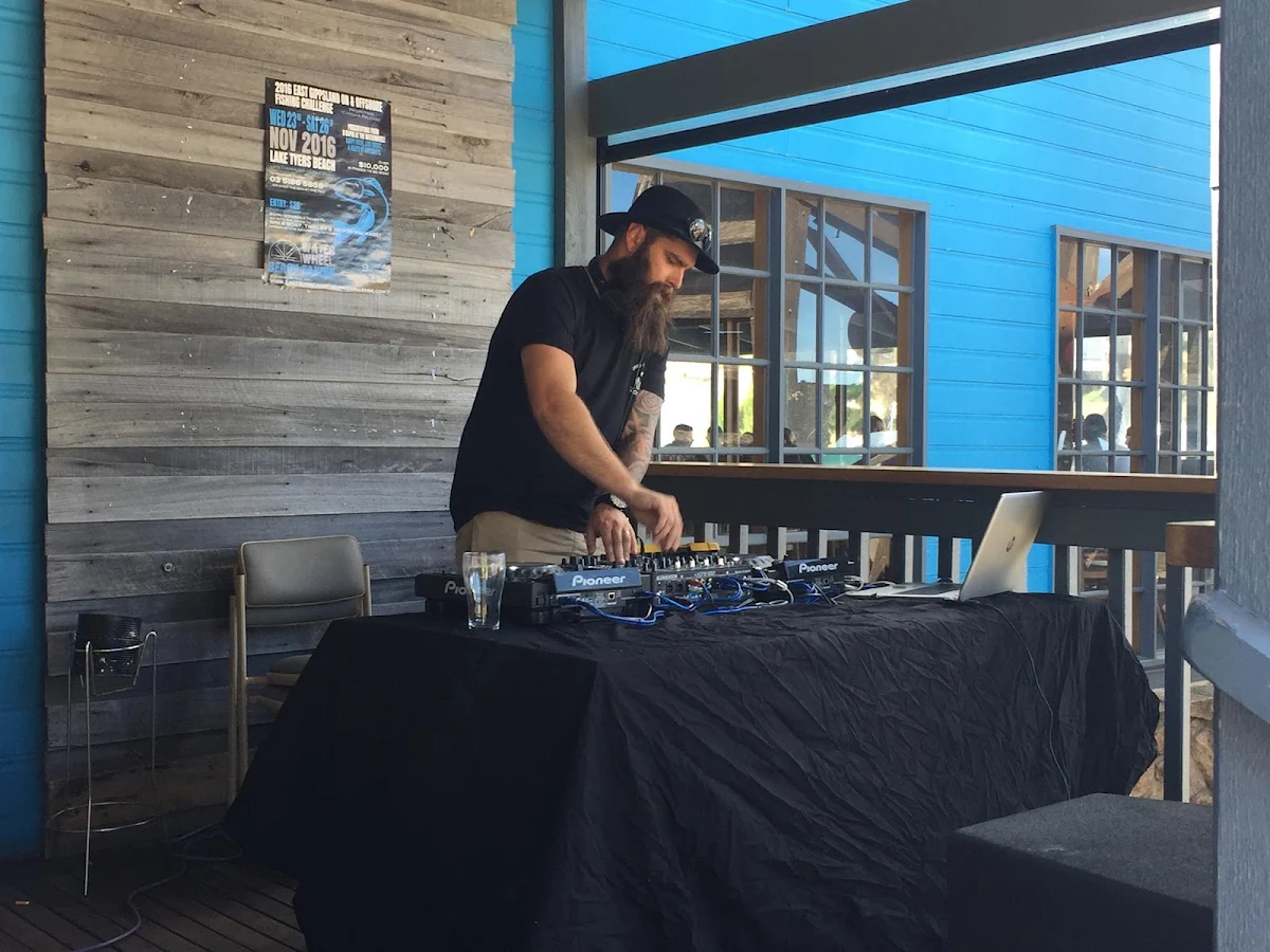 Vibe, Lake Tyers Beach Tavern