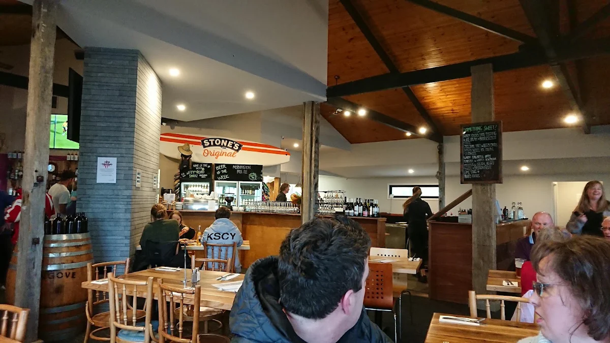 Vibe, Lake Tyers Beach Tavern