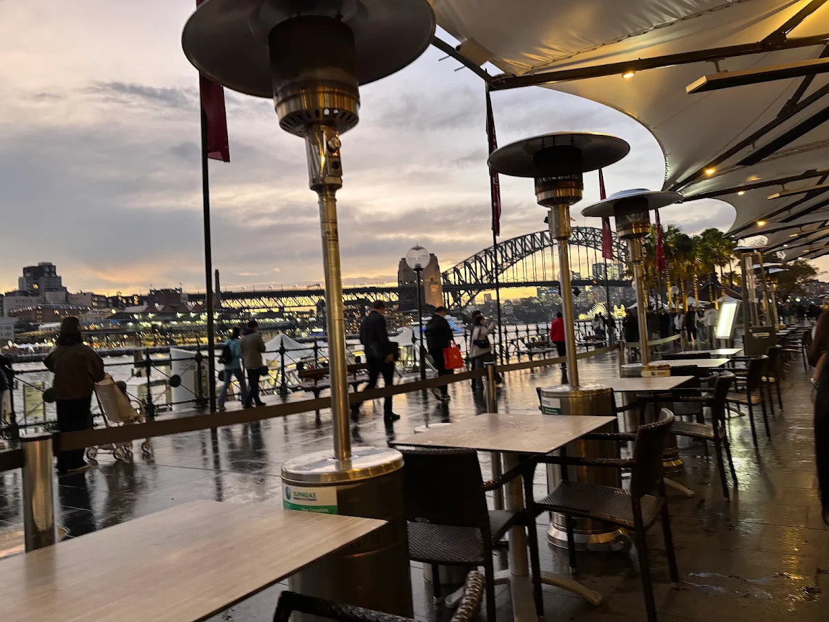 Vibe, Searock Grill