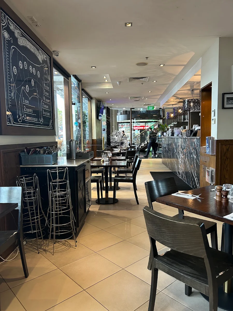 Vibe, Searock Grill