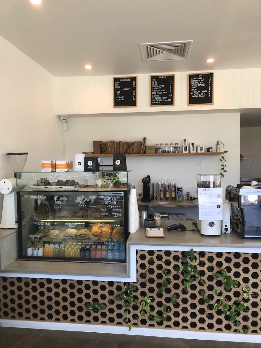 Vibe, Bentley's Cafe