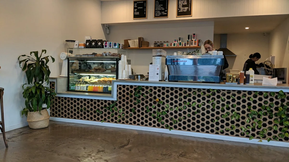Vibe, Bentley's Cafe