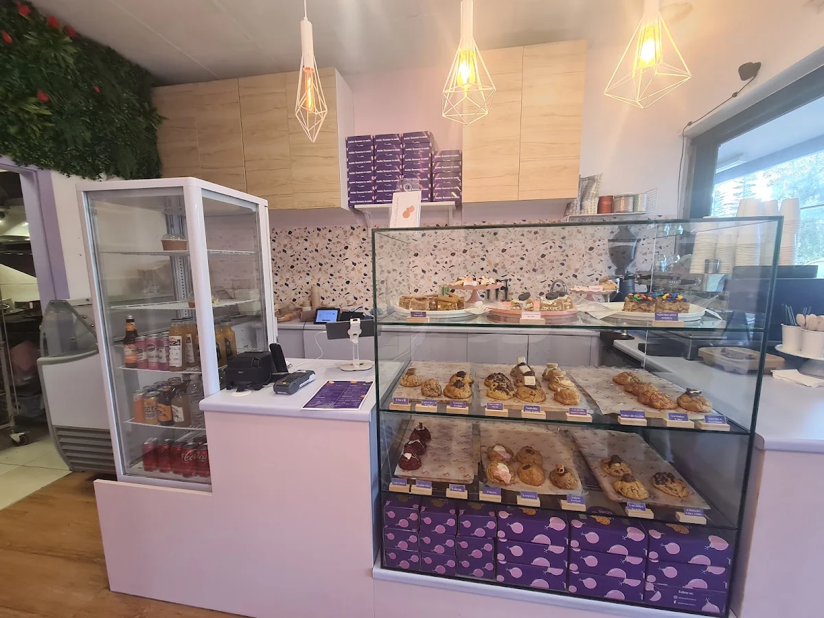 Vibe, La Bomb Cookies & Gelato