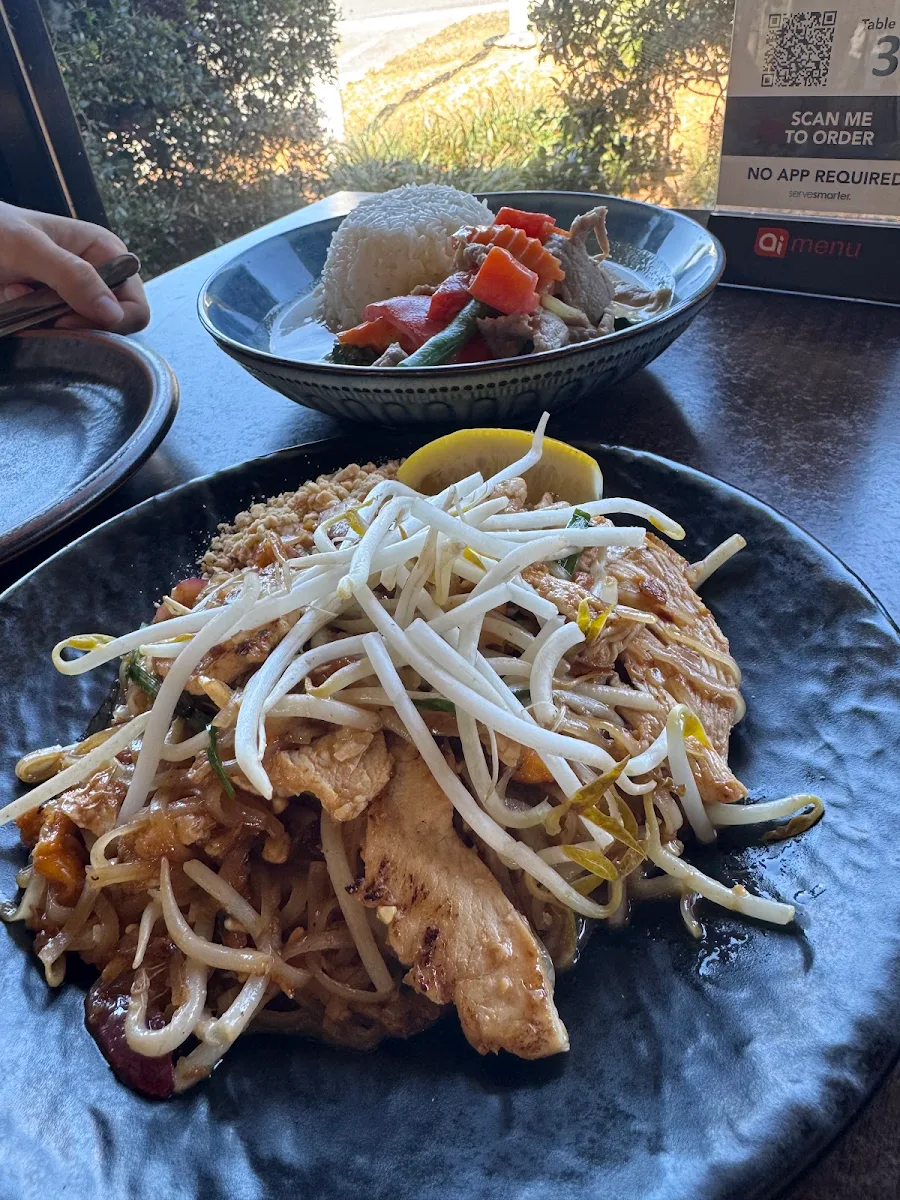 Food & drink, Baan Phaya Thai Eatons Hill