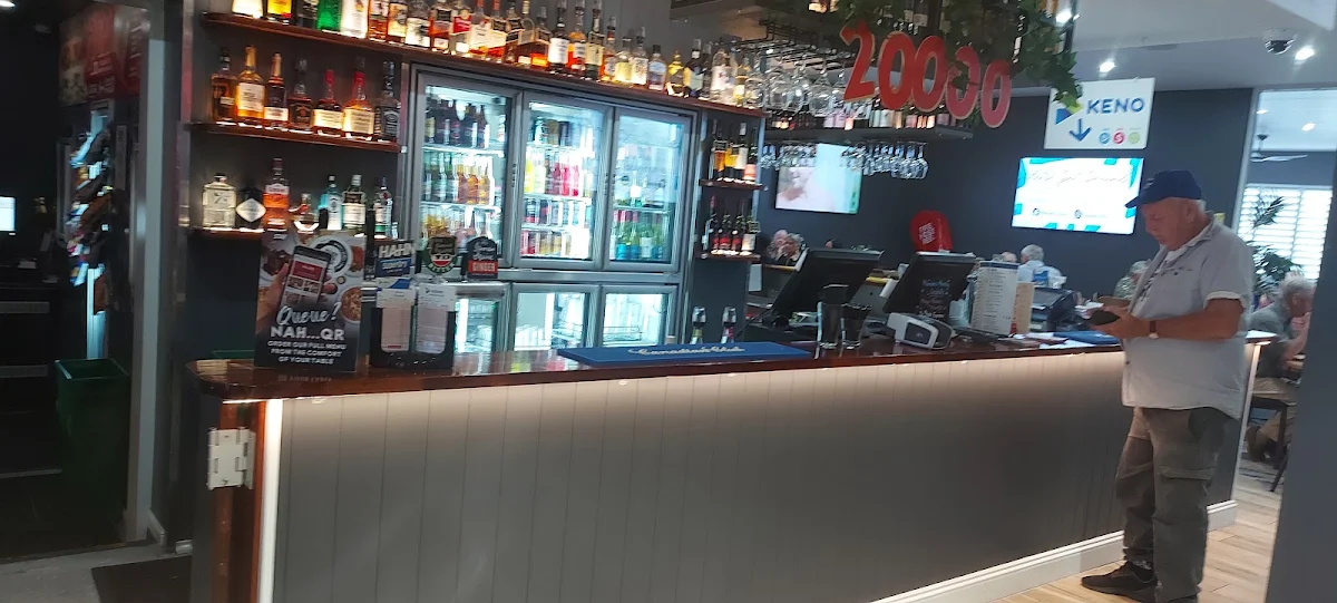 Vibe, Hotel Tully