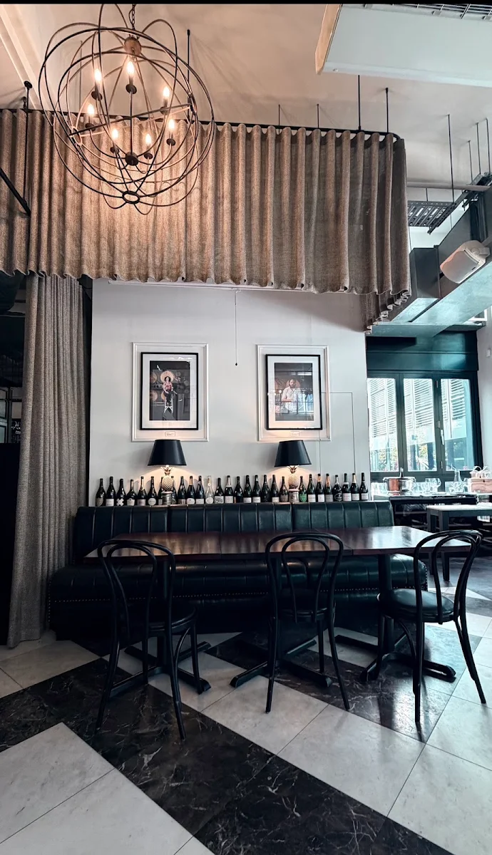 Vibe, The Heritage Wine Bar & Restaurant