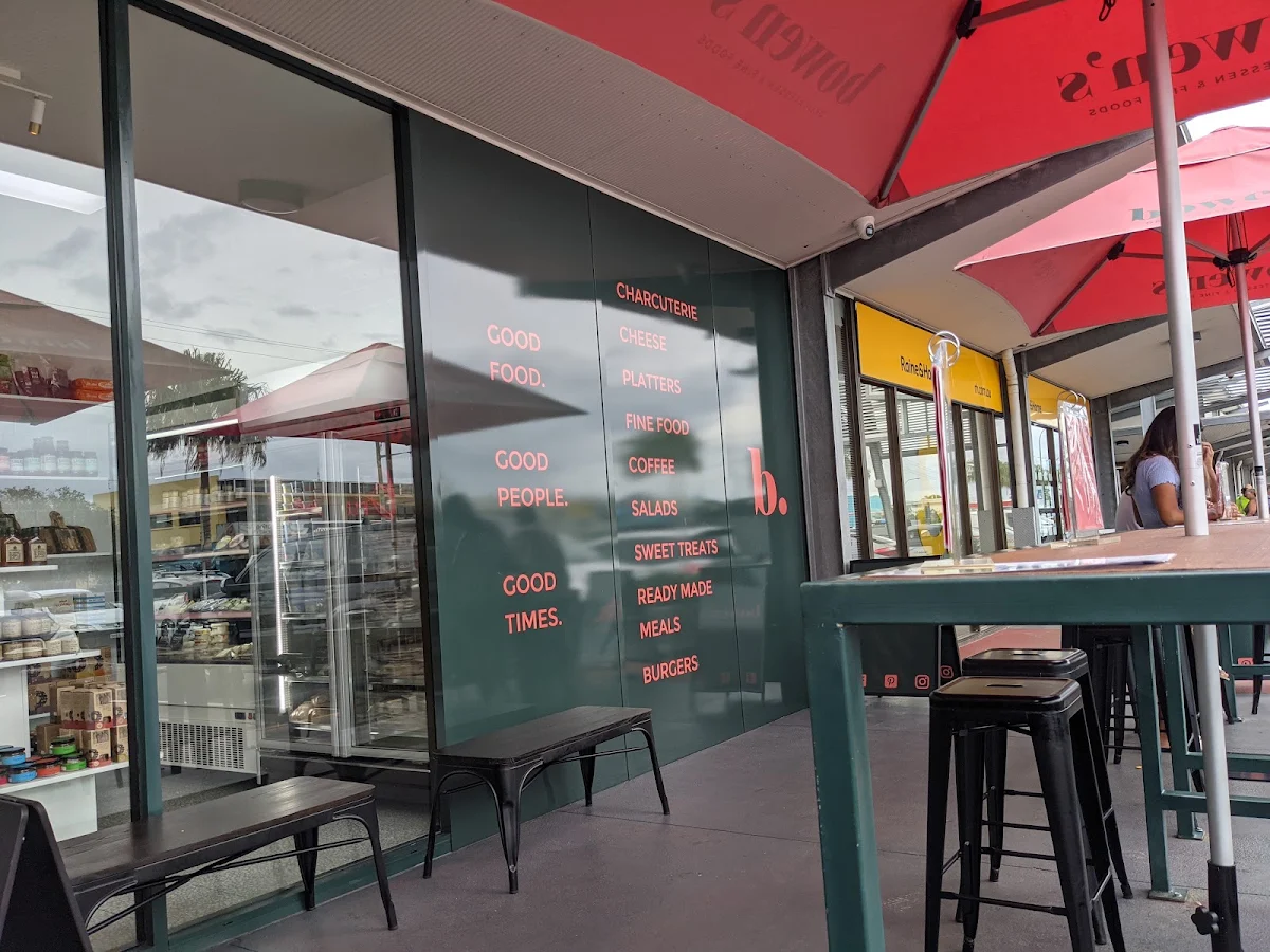 Vibe, Bowen's Burgers