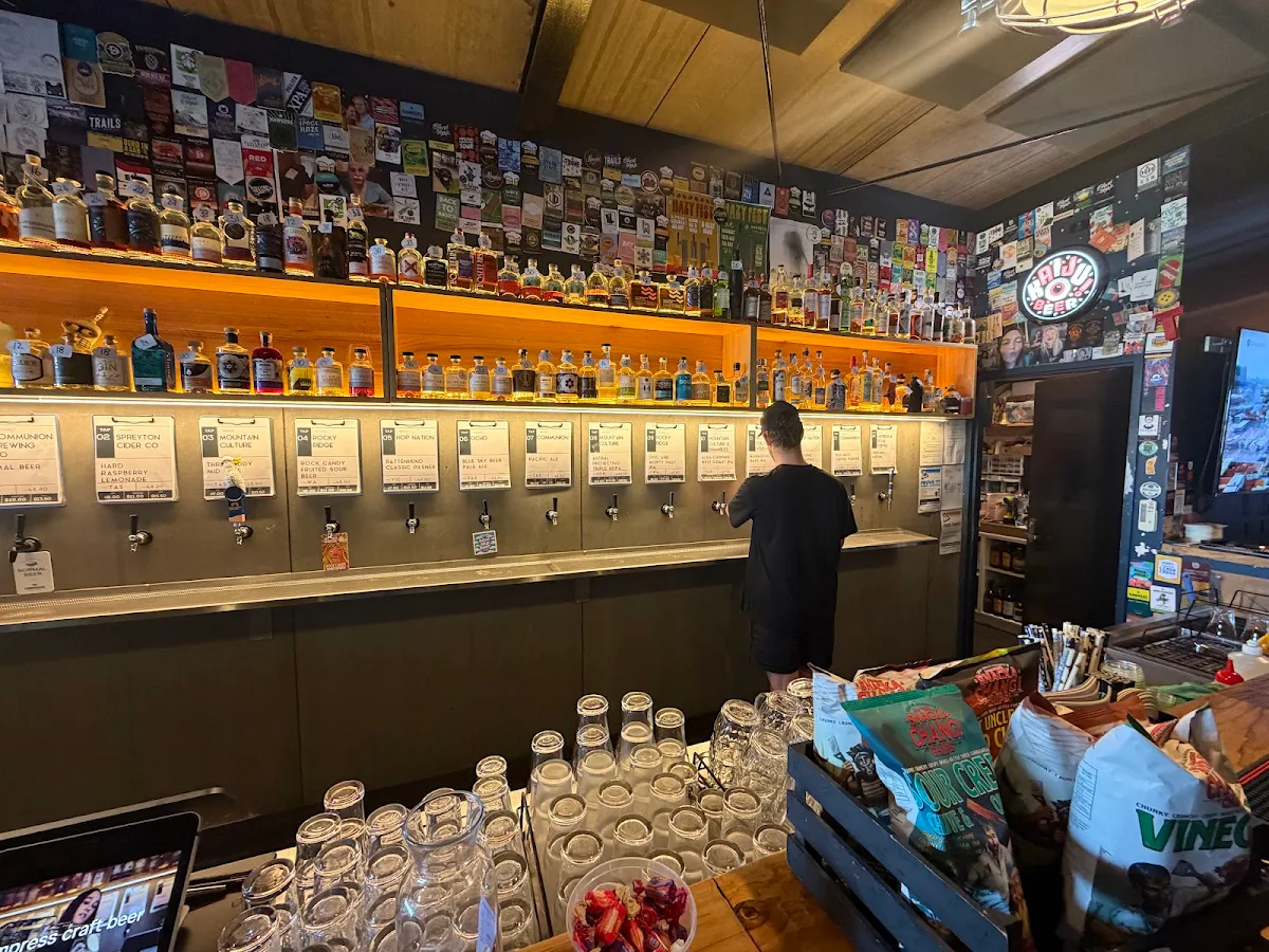 Vibe, Empress Craft Beer Bar