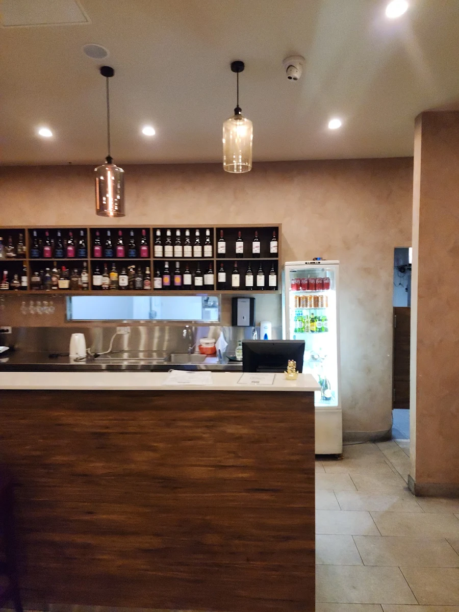 Vibe, Garlic Clove Indian Restaurant