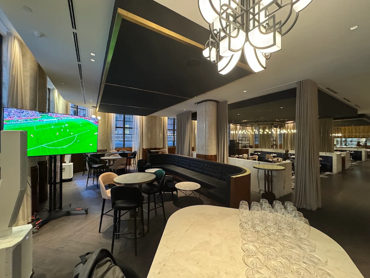 Vibe, Luke's Kitchen at Kimpton Margot Hotel Sydney