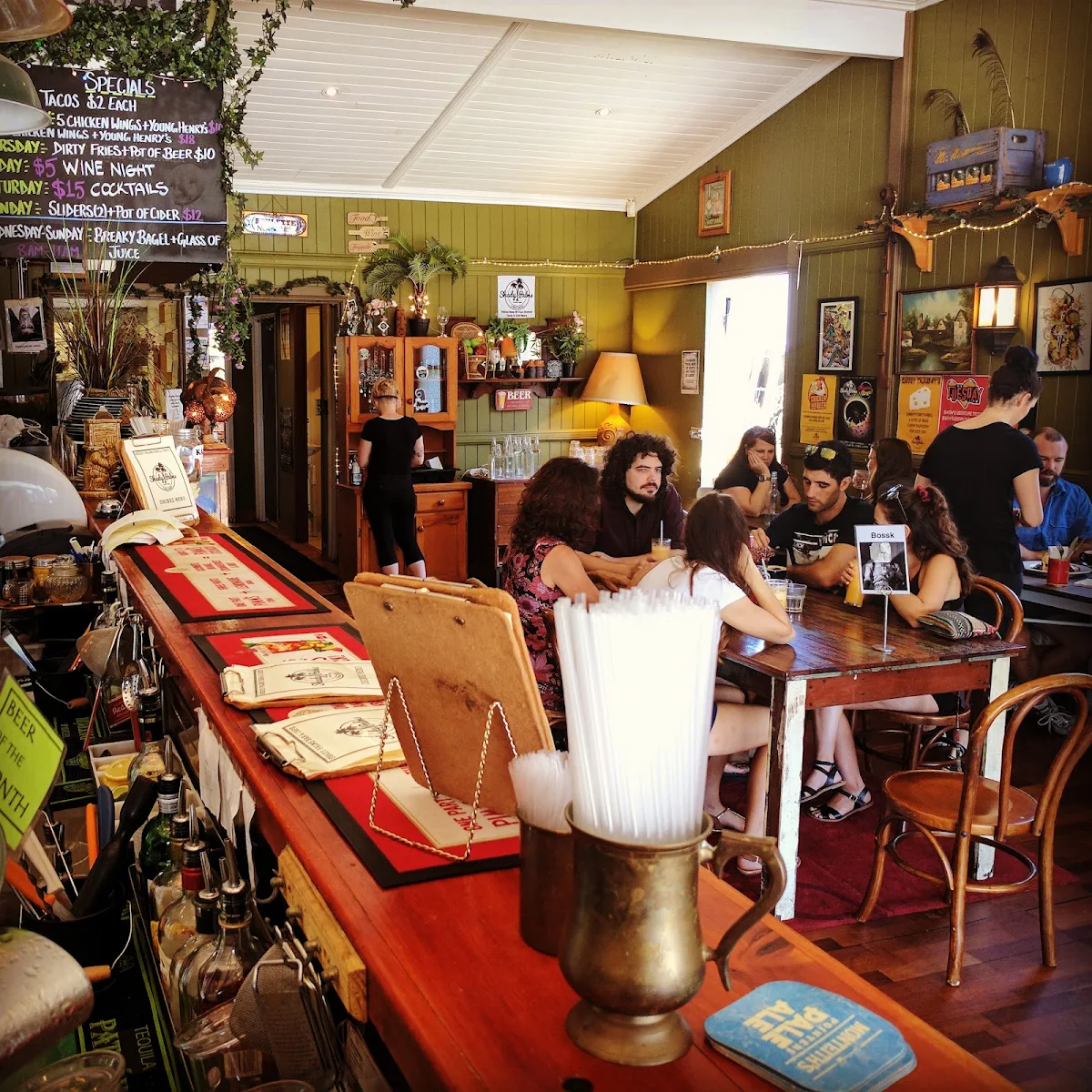 Vibe, Shady Palms Cafe & Bar