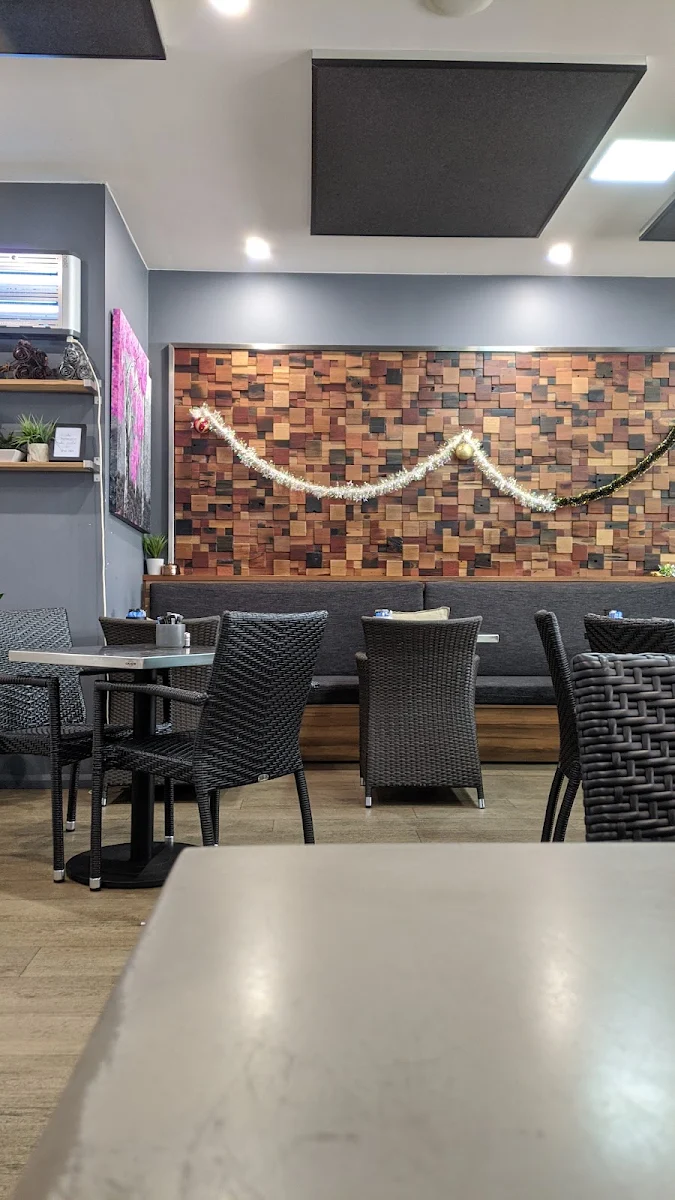 Vibe, Mock Orange Cafe