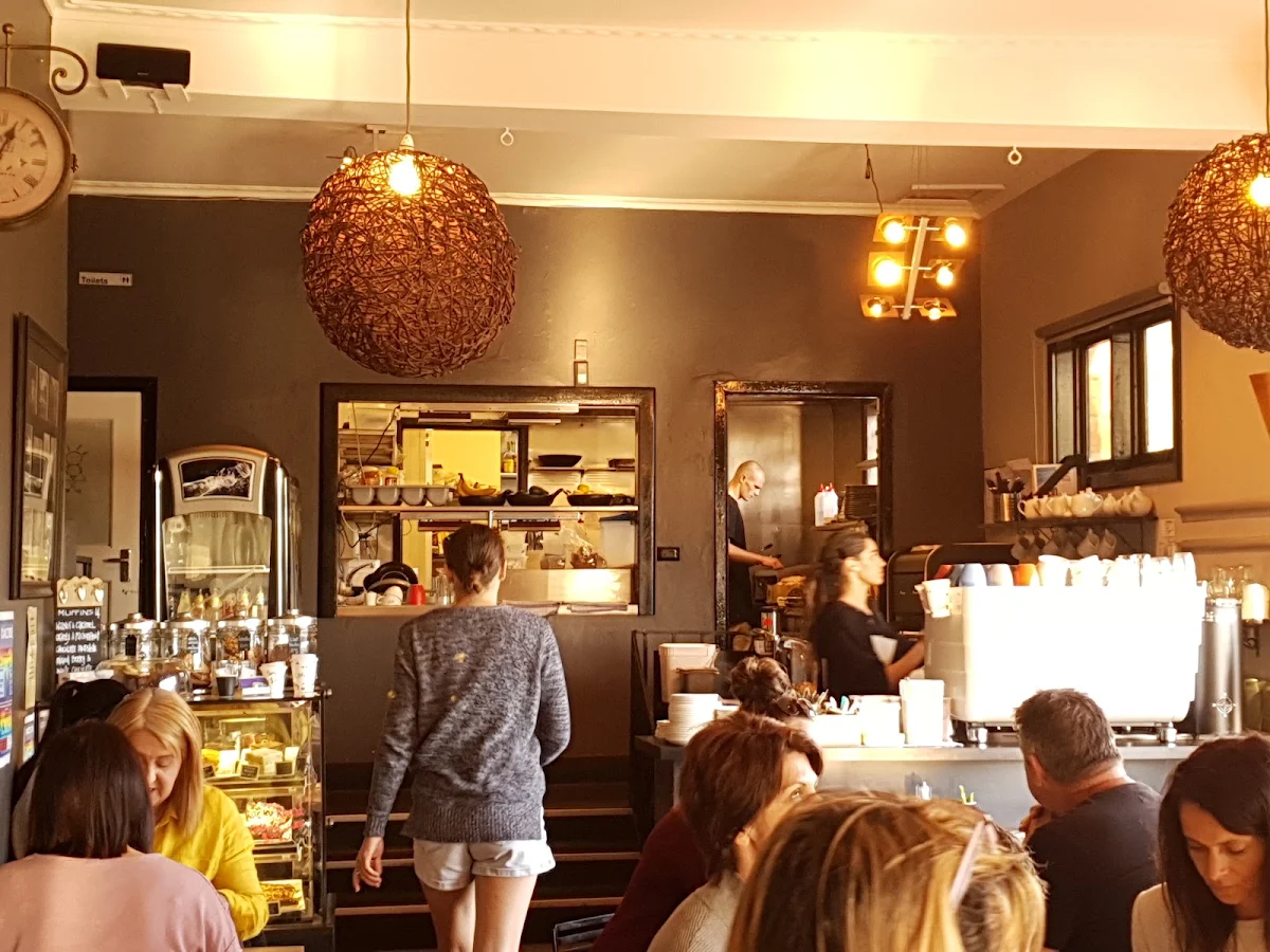 Vibe, Cuccina Cafe Restaurant