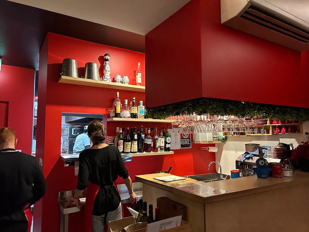 Vibe, Rosso Pomodoro Bondi Junction
