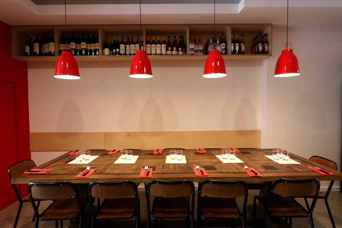 Vibe, Rosso Pomodoro Bondi Junction