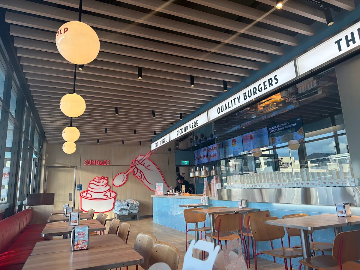 Vibe, Slim's Quality Burger