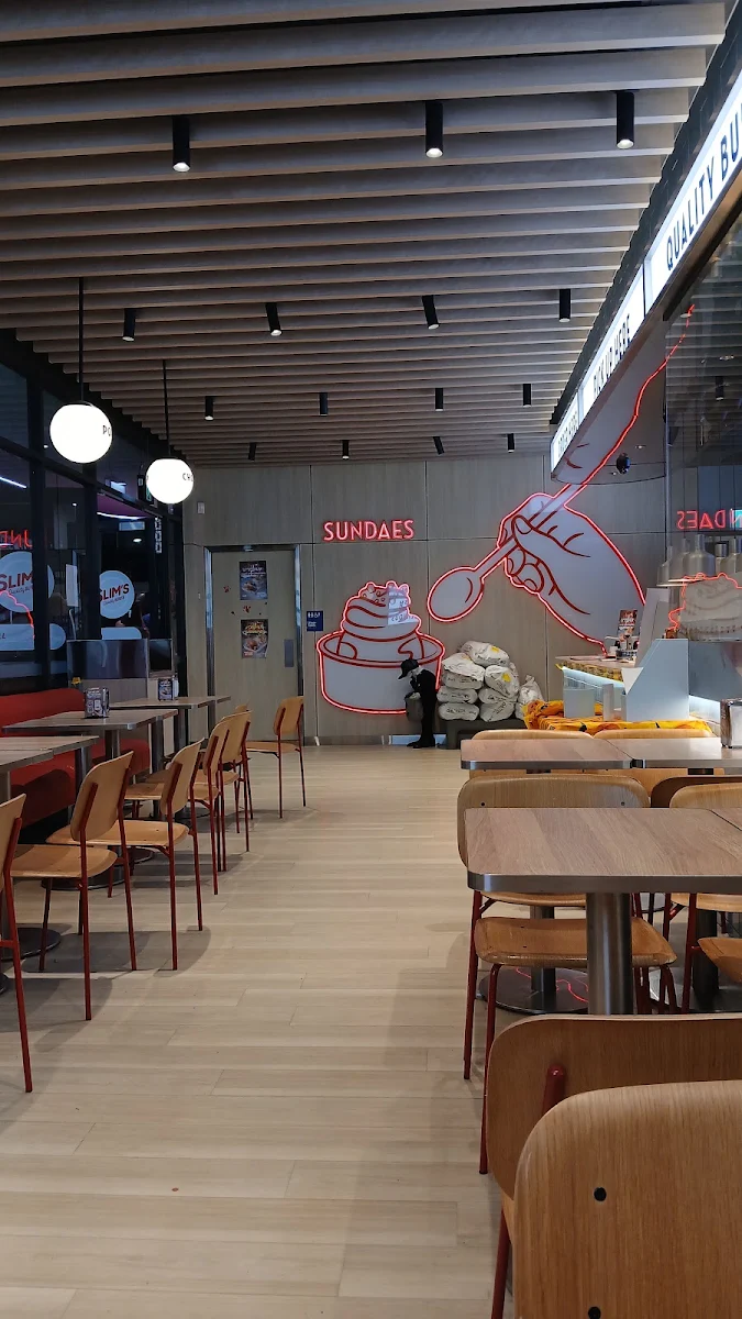Vibe, Slim's Quality Burger