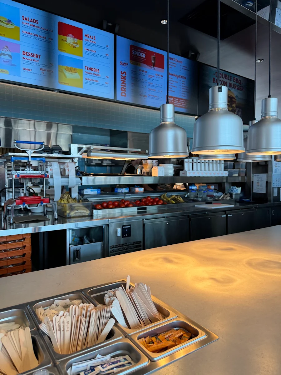Vibe, Slim's Quality Burger
