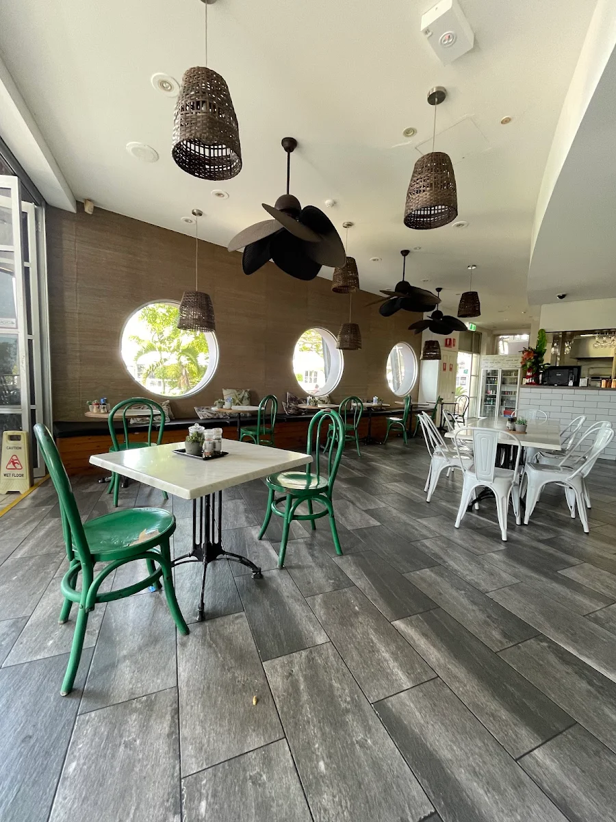 Vibe, Little Bloomfield Cafe & Wine Bar