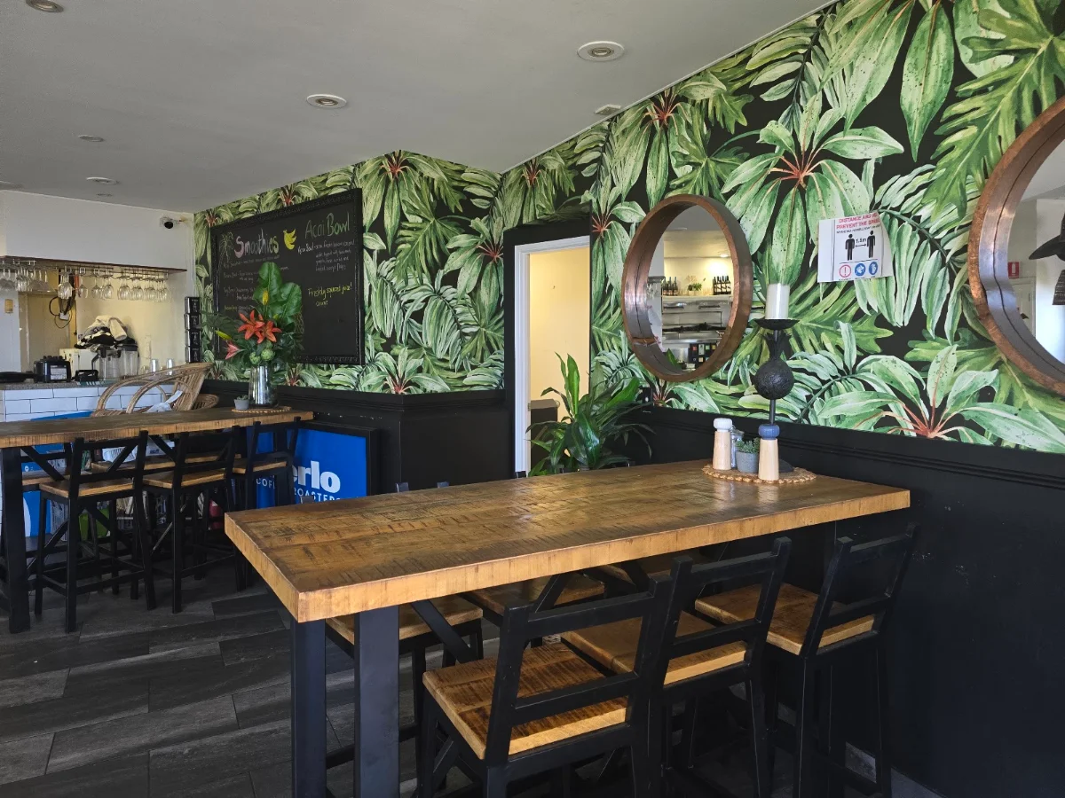 Vibe, Little Bloomfield Cafe & Wine Bar