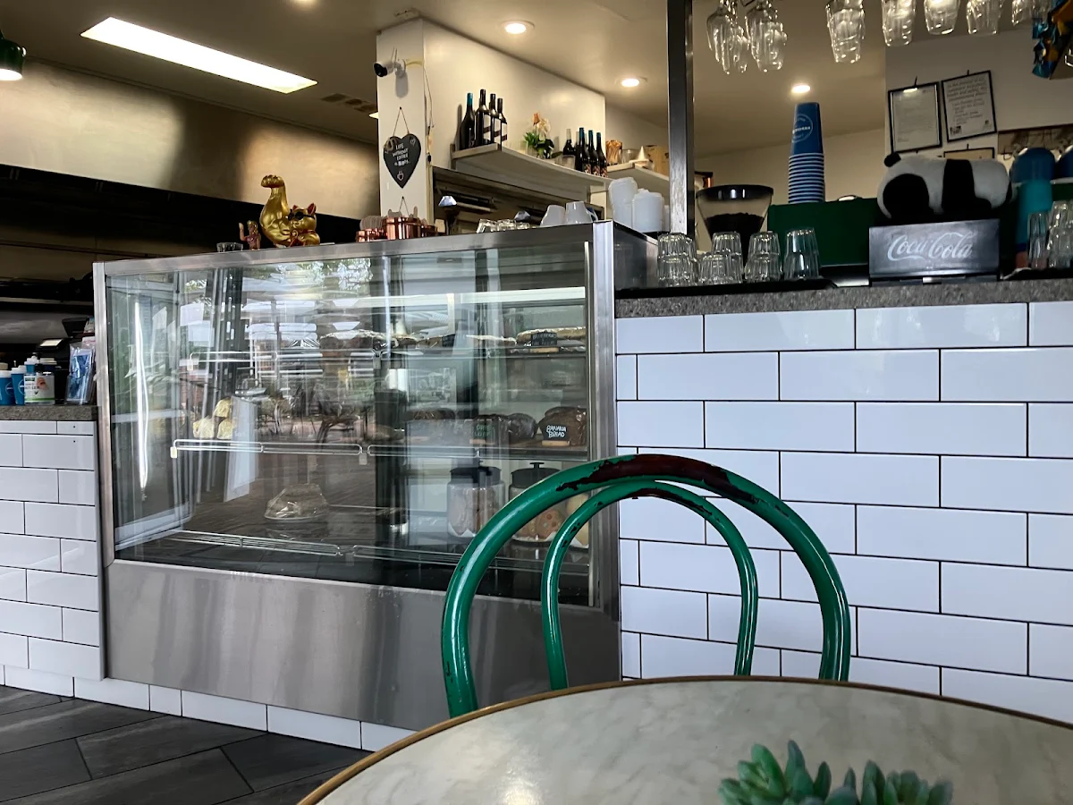 Vibe, Little Bloomfield Cafe & Wine Bar