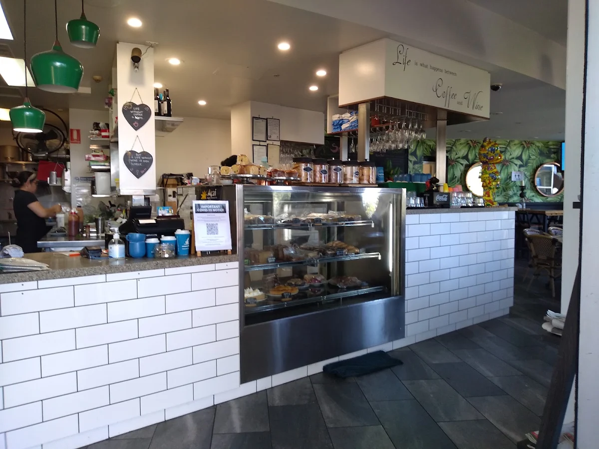 Vibe, Little Bloomfield Cafe & Wine Bar
