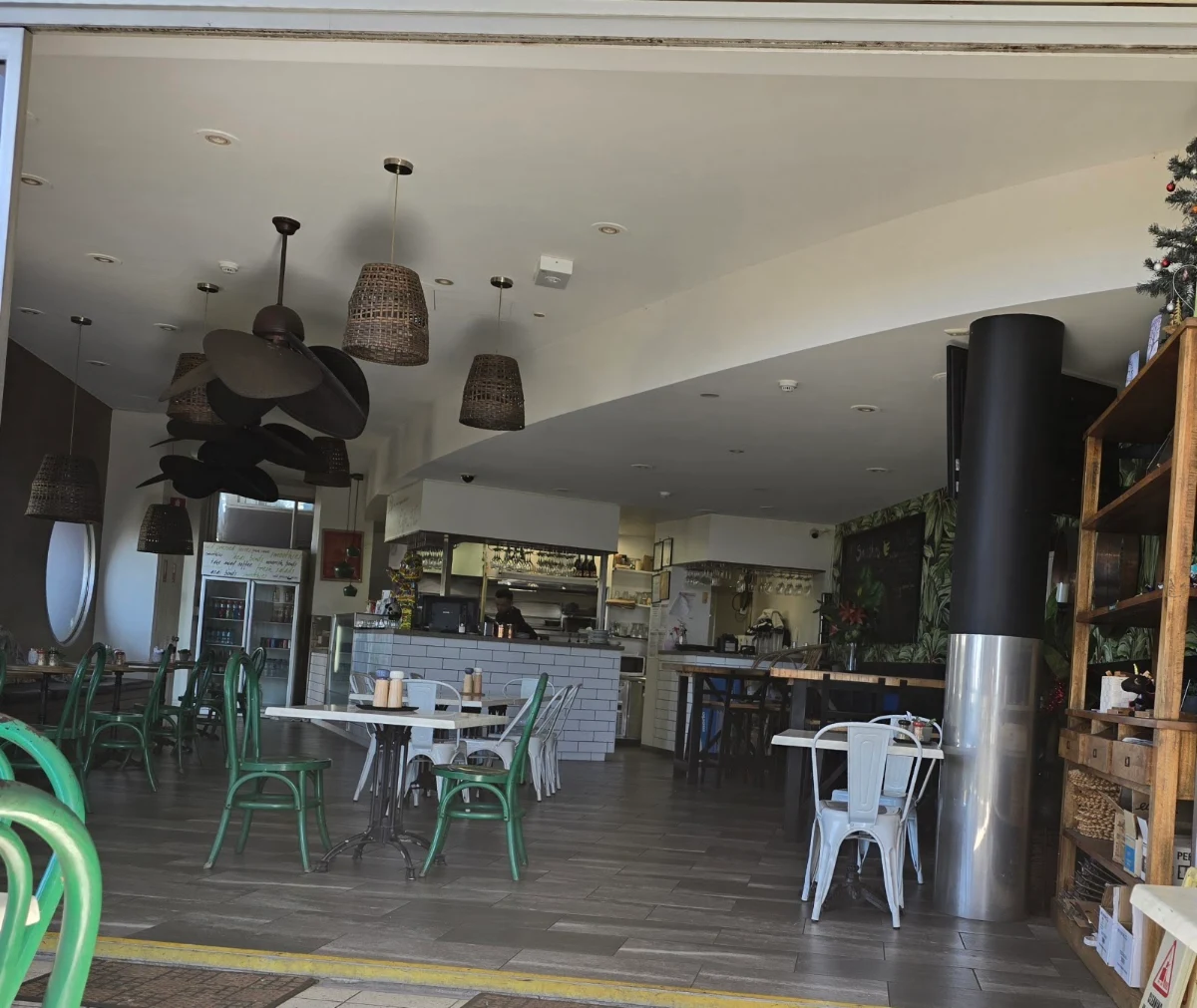 Vibe, Little Bloomfield Cafe & Wine Bar