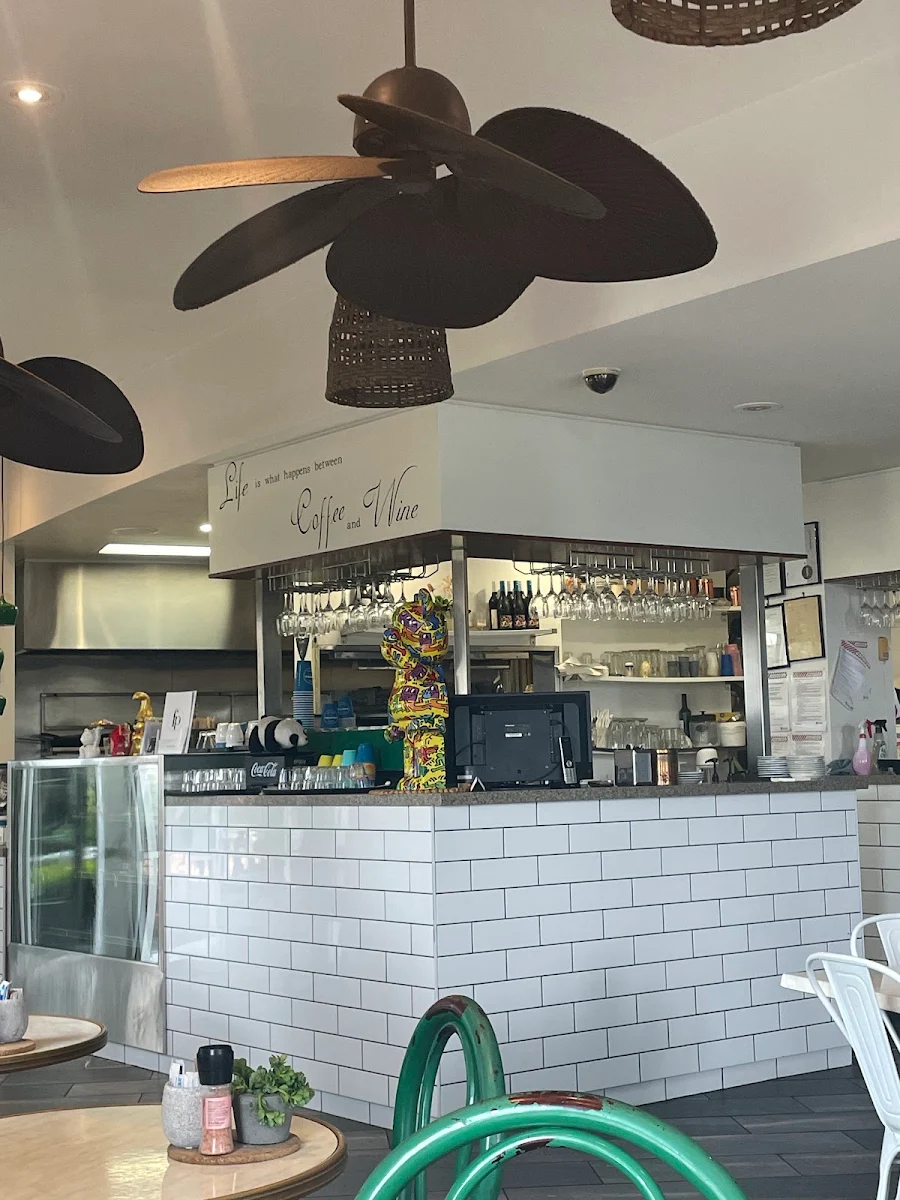 Vibe, Little Bloomfield Cafe & Wine Bar