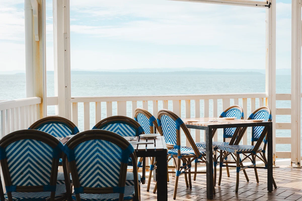 Vibe, The Lighthouse Restaurant