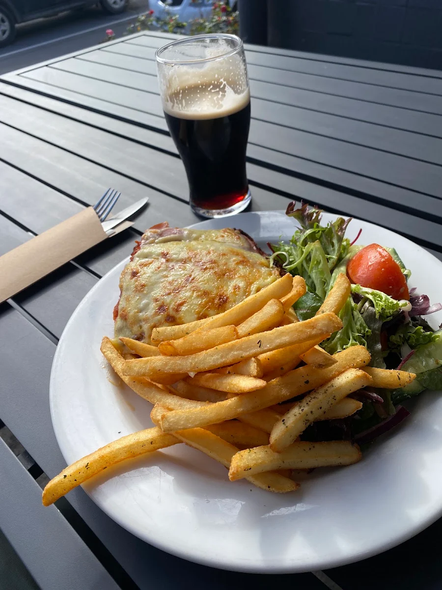 Food & drink, Grand Hotel Healesville - The Local