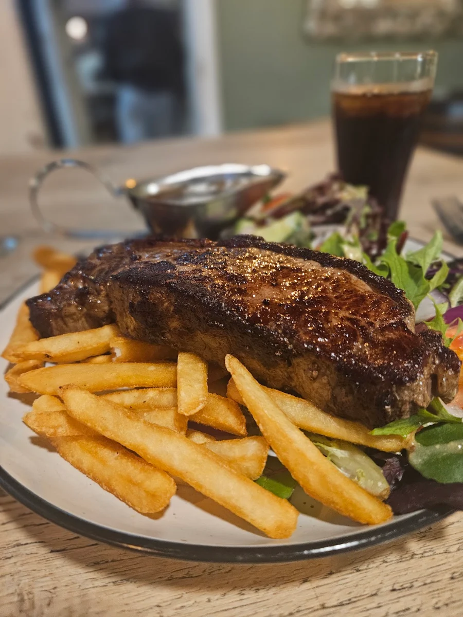 Food & drink, Grand Hotel Healesville - The Local