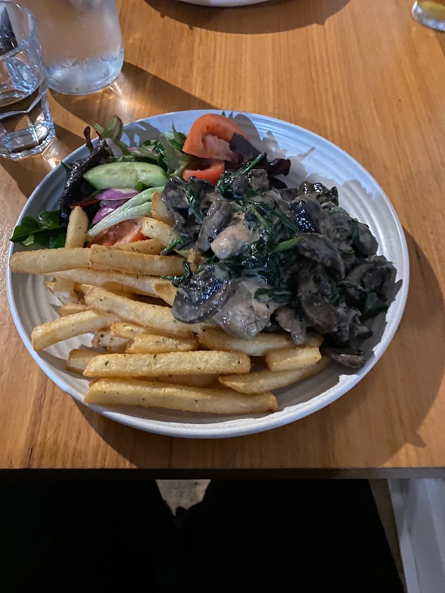 Food & drink, Grand Hotel Healesville - The Local