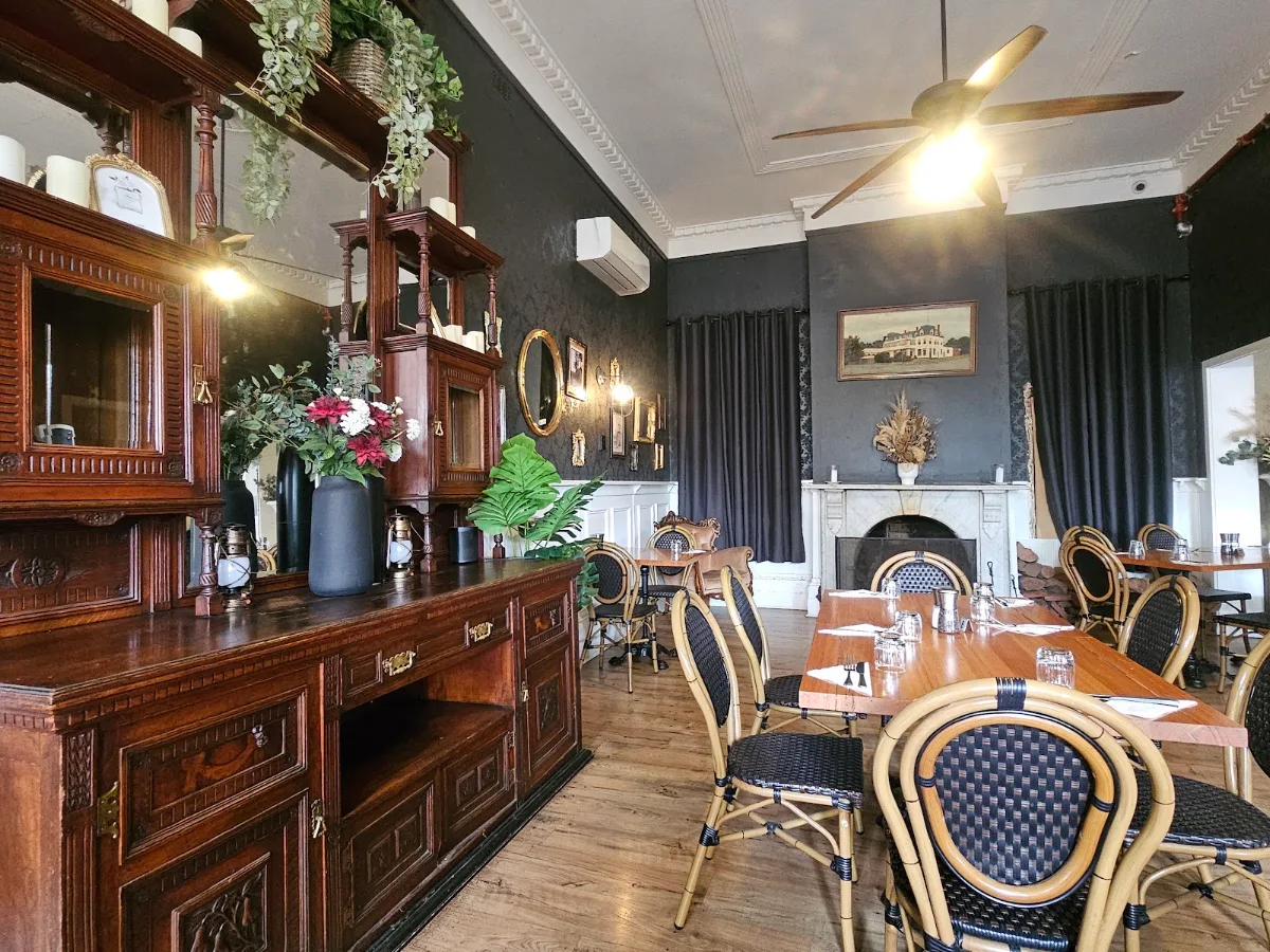 Vibe, Grand Hotel Healesville - The Local