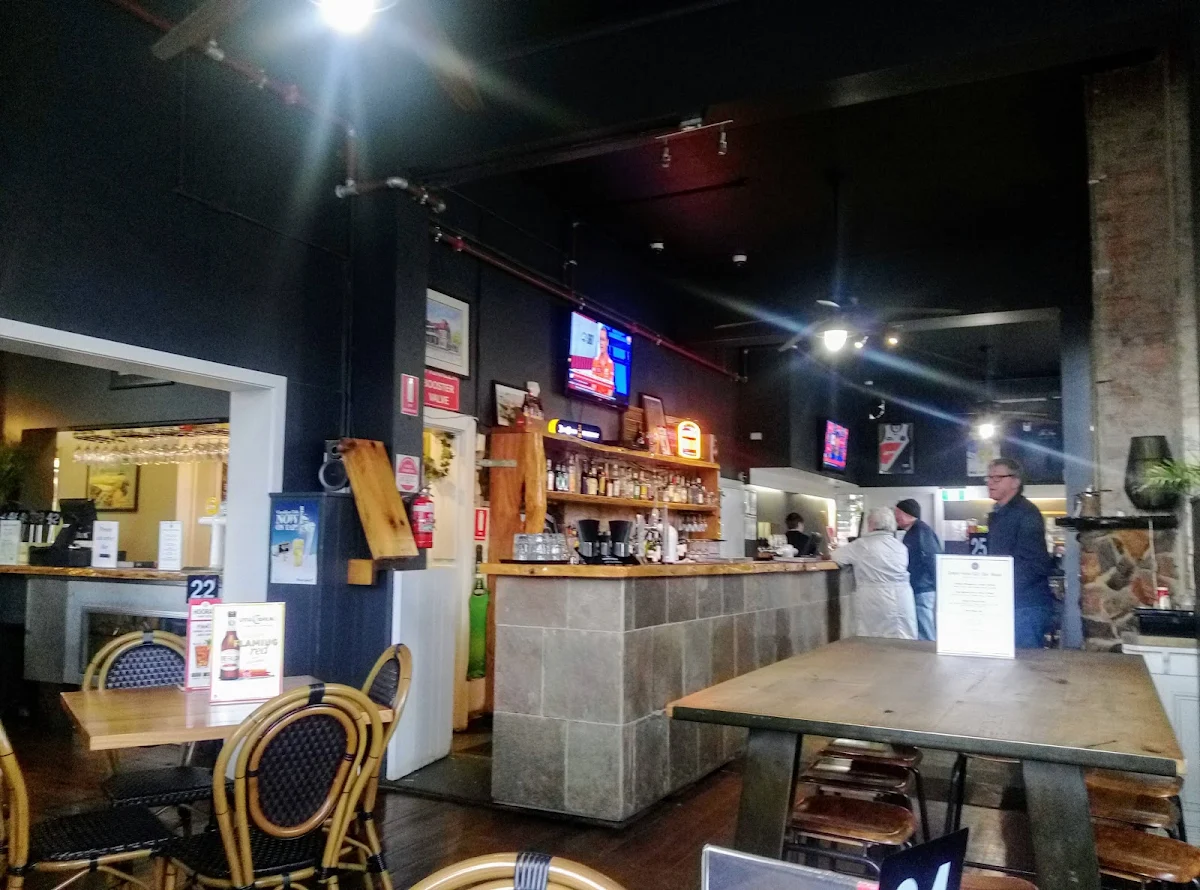 Vibe, Grand Hotel Healesville - The Local