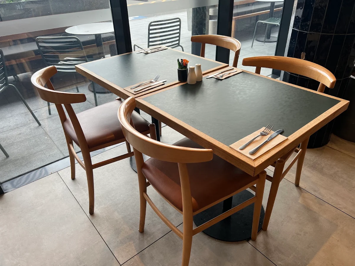 Vibe, Mantra on Sydney Airport Restaurant