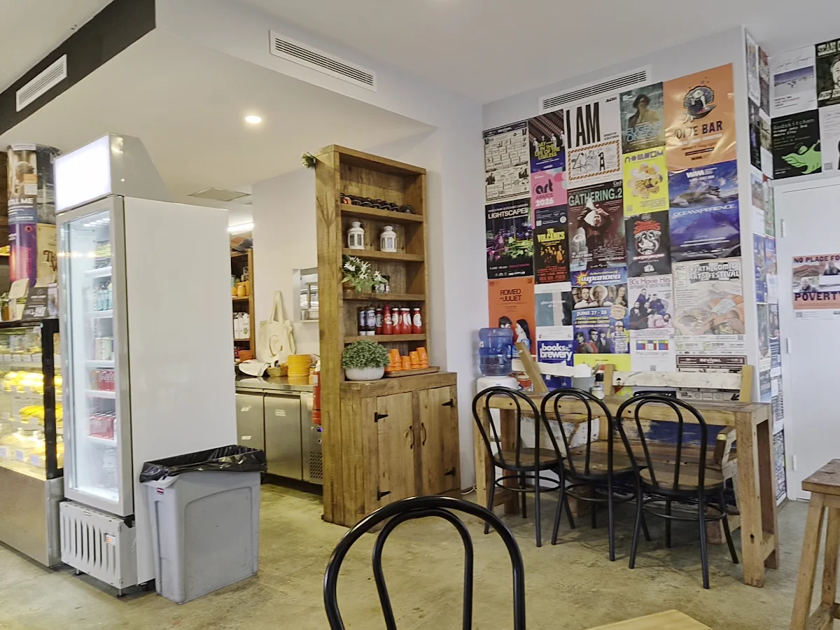 Vibe, Kinky Lizard Cafe Maylands