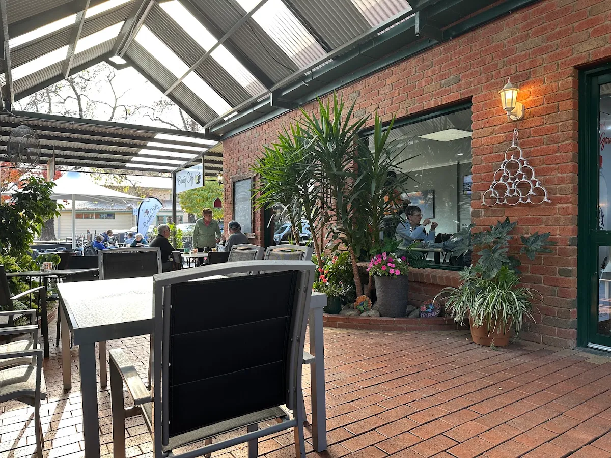 Vibe, Beauty Cafe