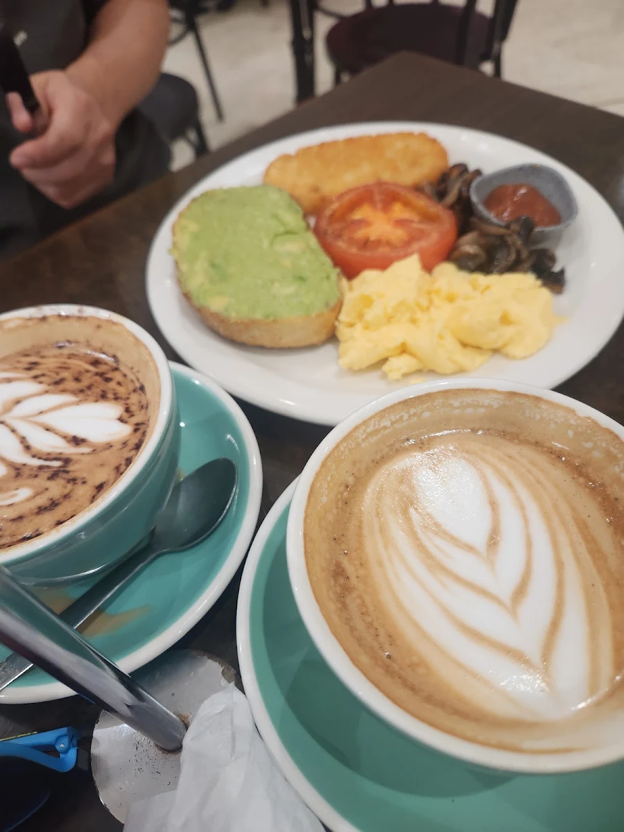Highlights, COPPER & CLOVE CAFÉ
