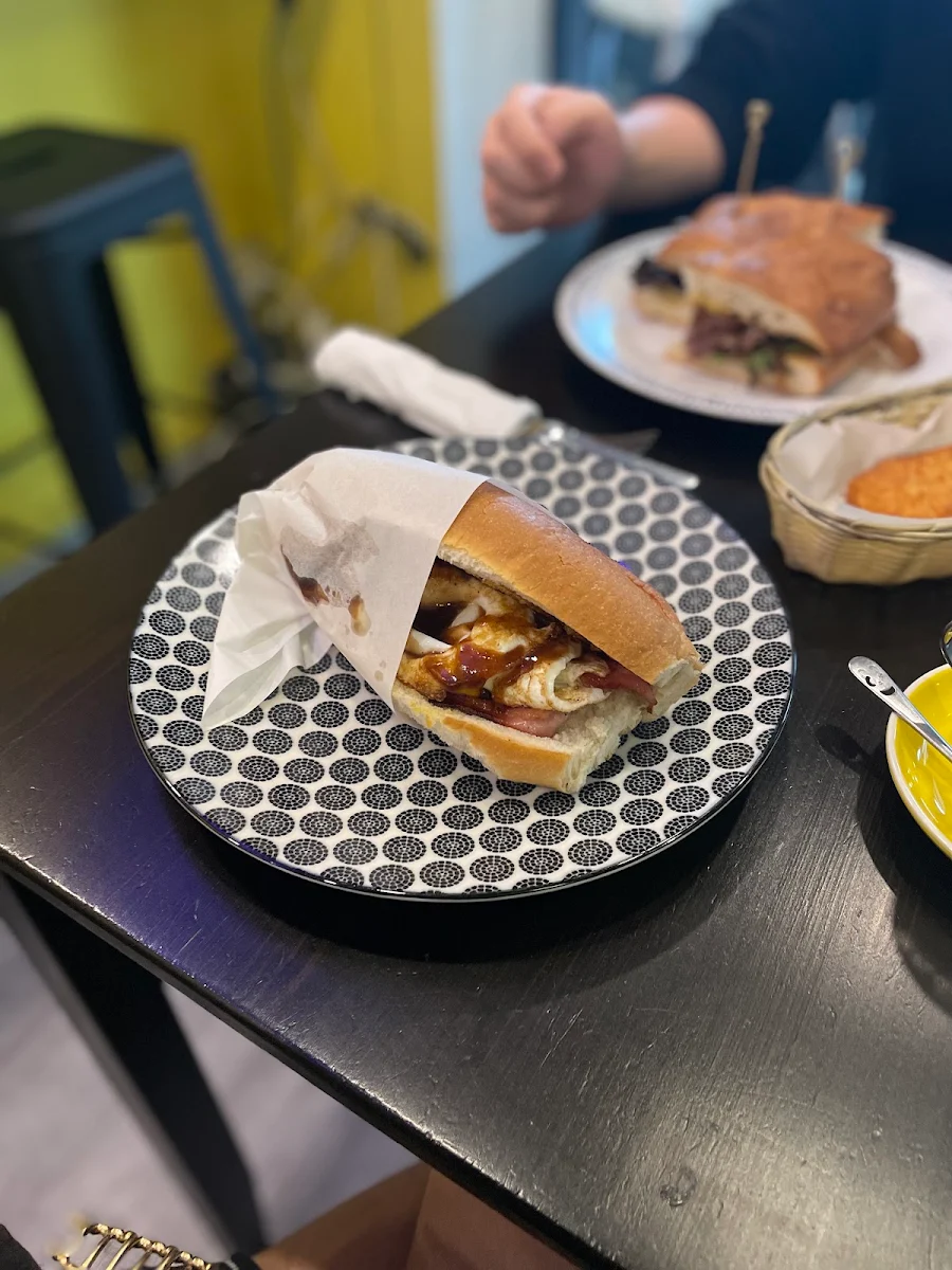 Highlights, Emoji Cafe