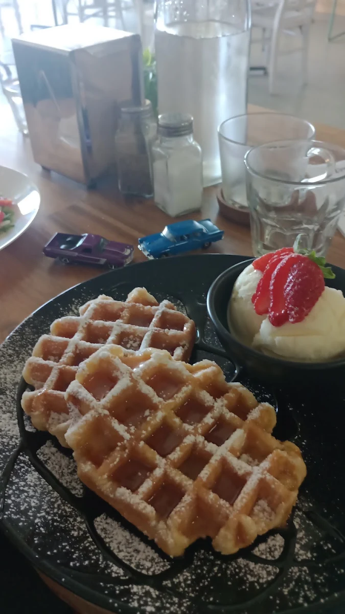 Highlights, Dreamers Coffee Shop