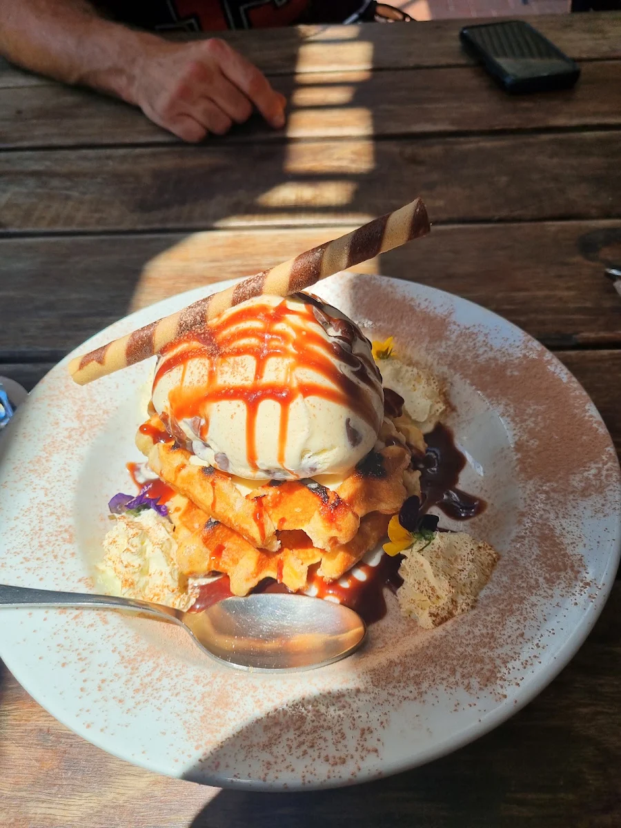 Waffles, Public House