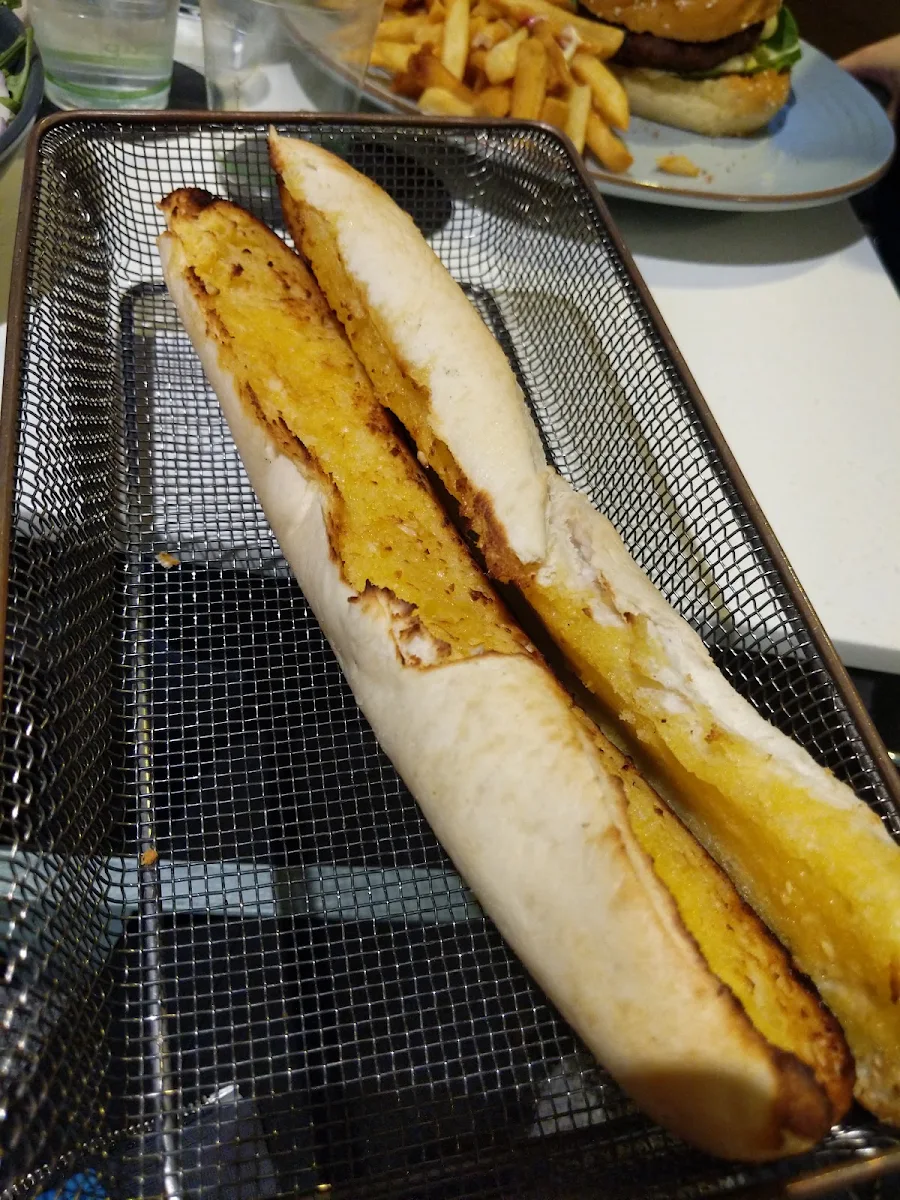 Garlic Bread, Coolibah Hotel
