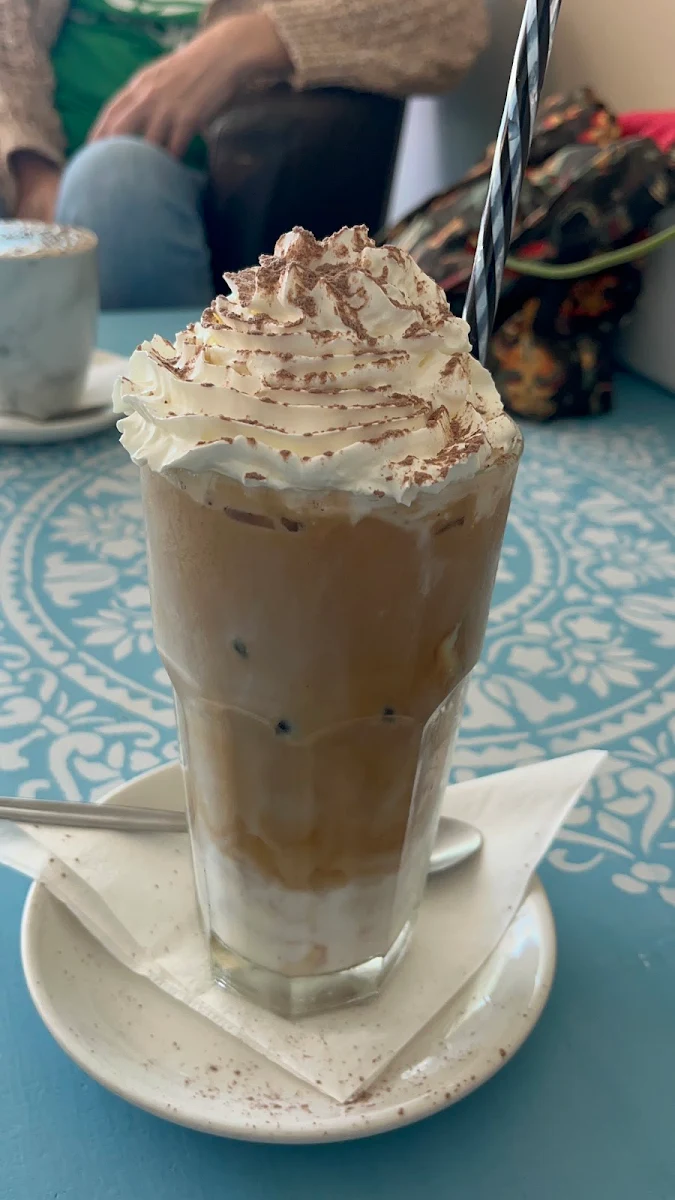 Highlights, Burnside Coffee Den