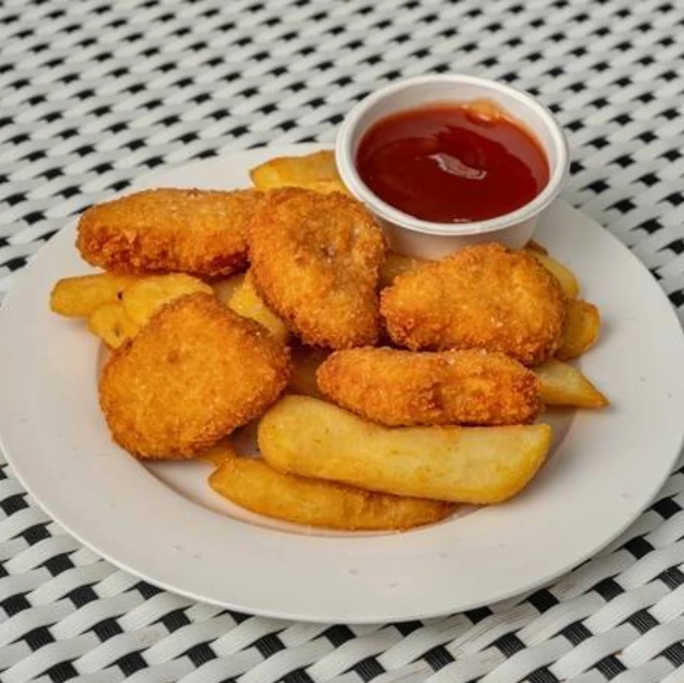 Chicken Nuggets and Chips, Petes Place Cairns