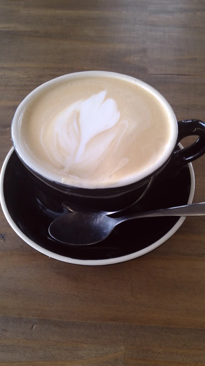 Flat White, Ho's Bakery And Cafe