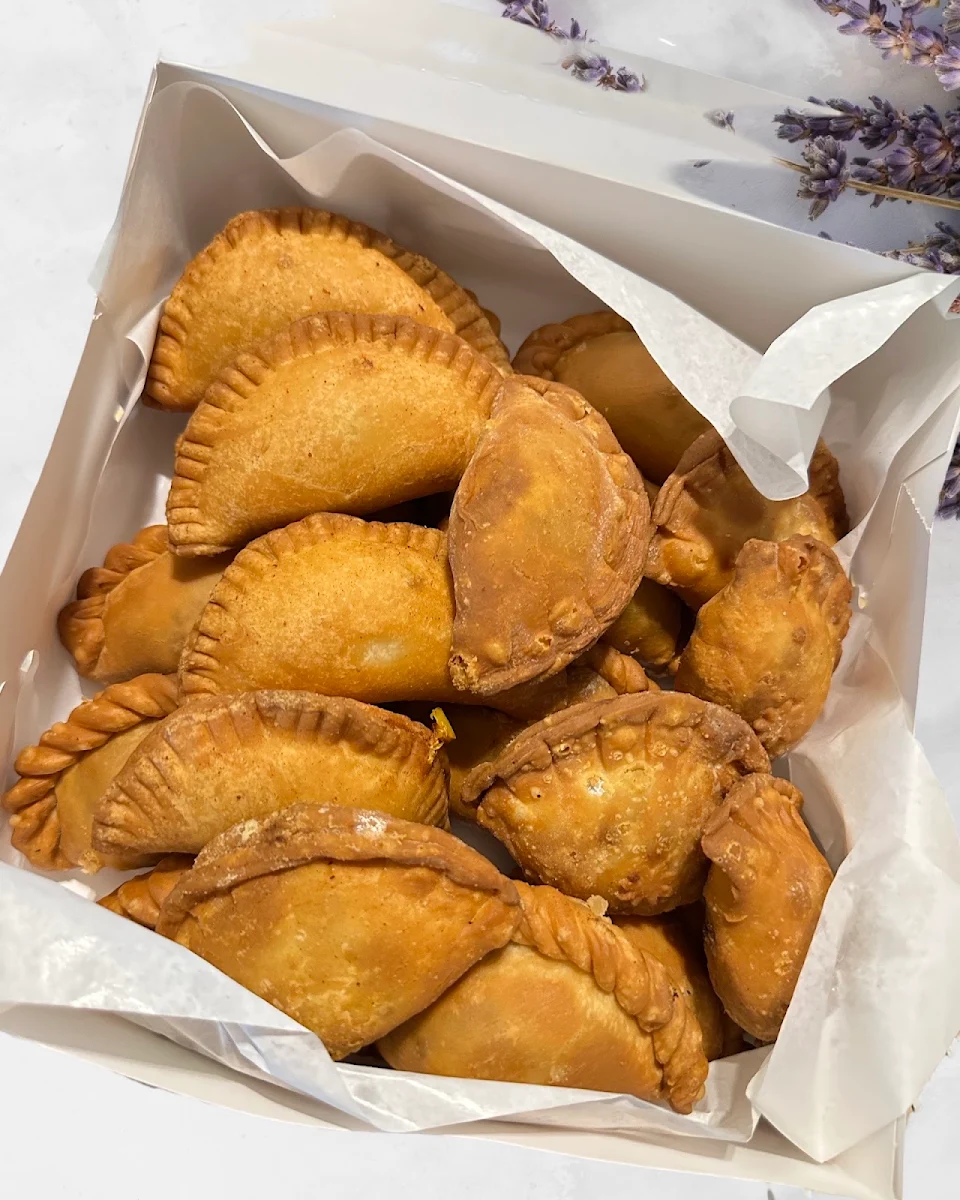 Empanaditas, Hi Dins kitchen