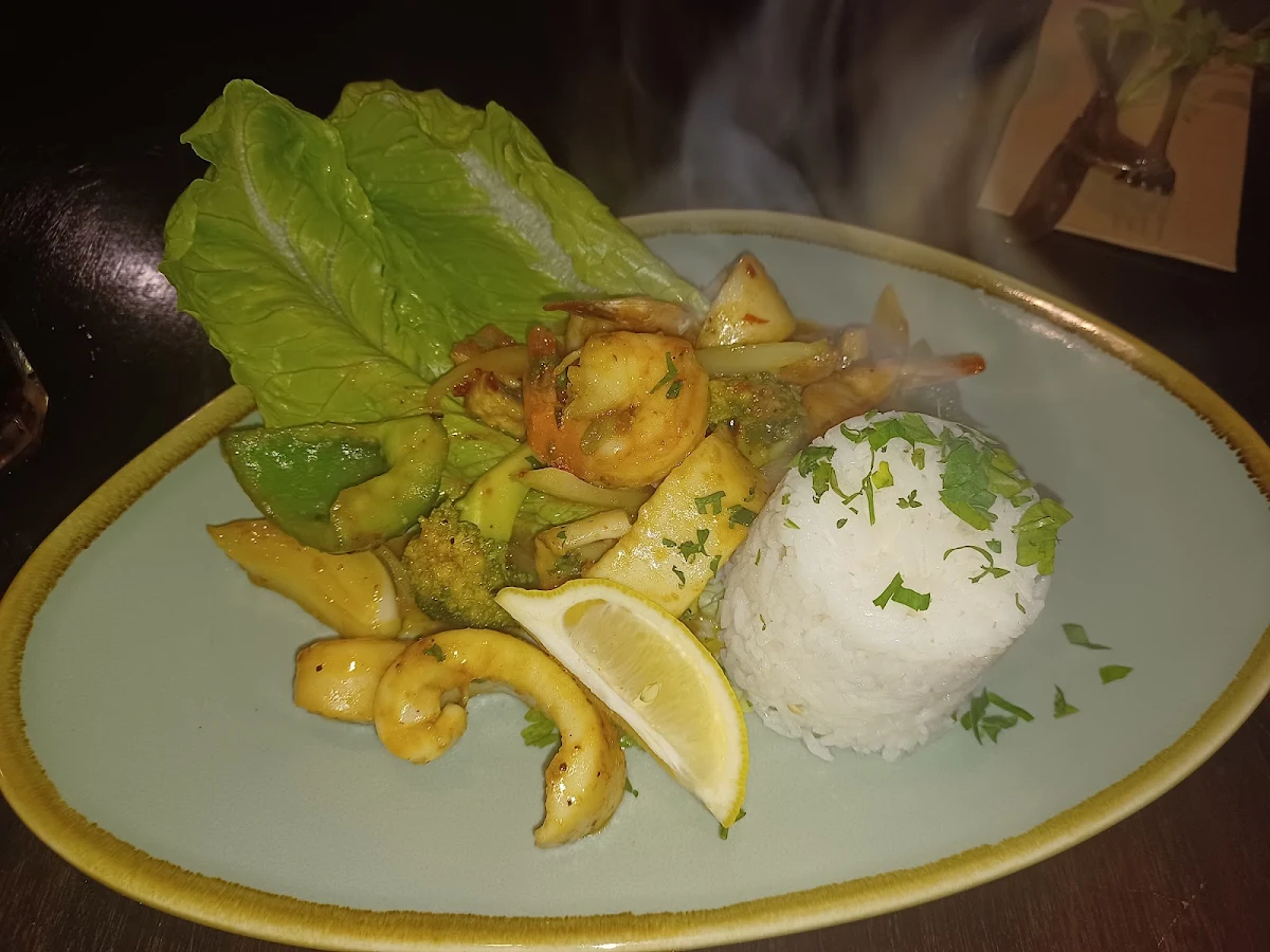 Highlights, House of Salad