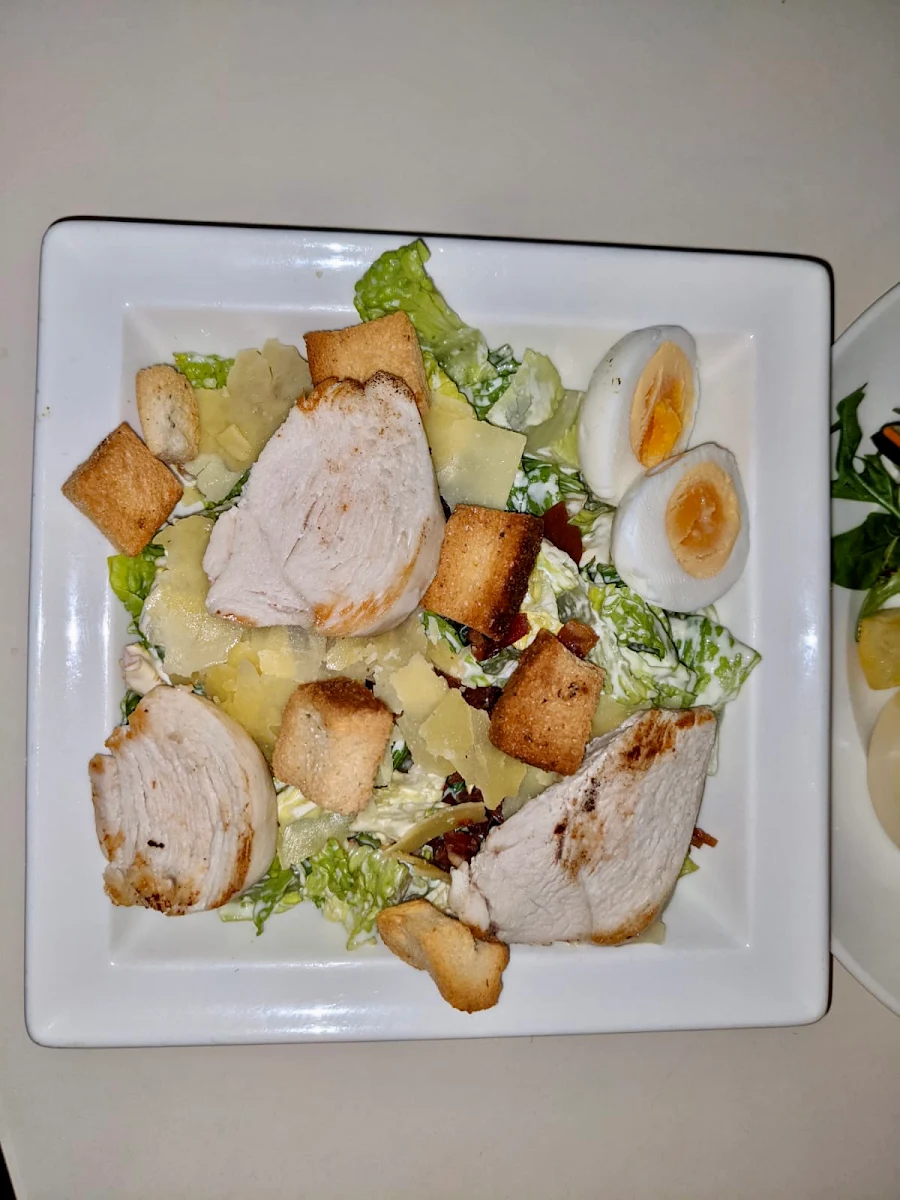 Chicken Caesar Salad, Geckos Cafe