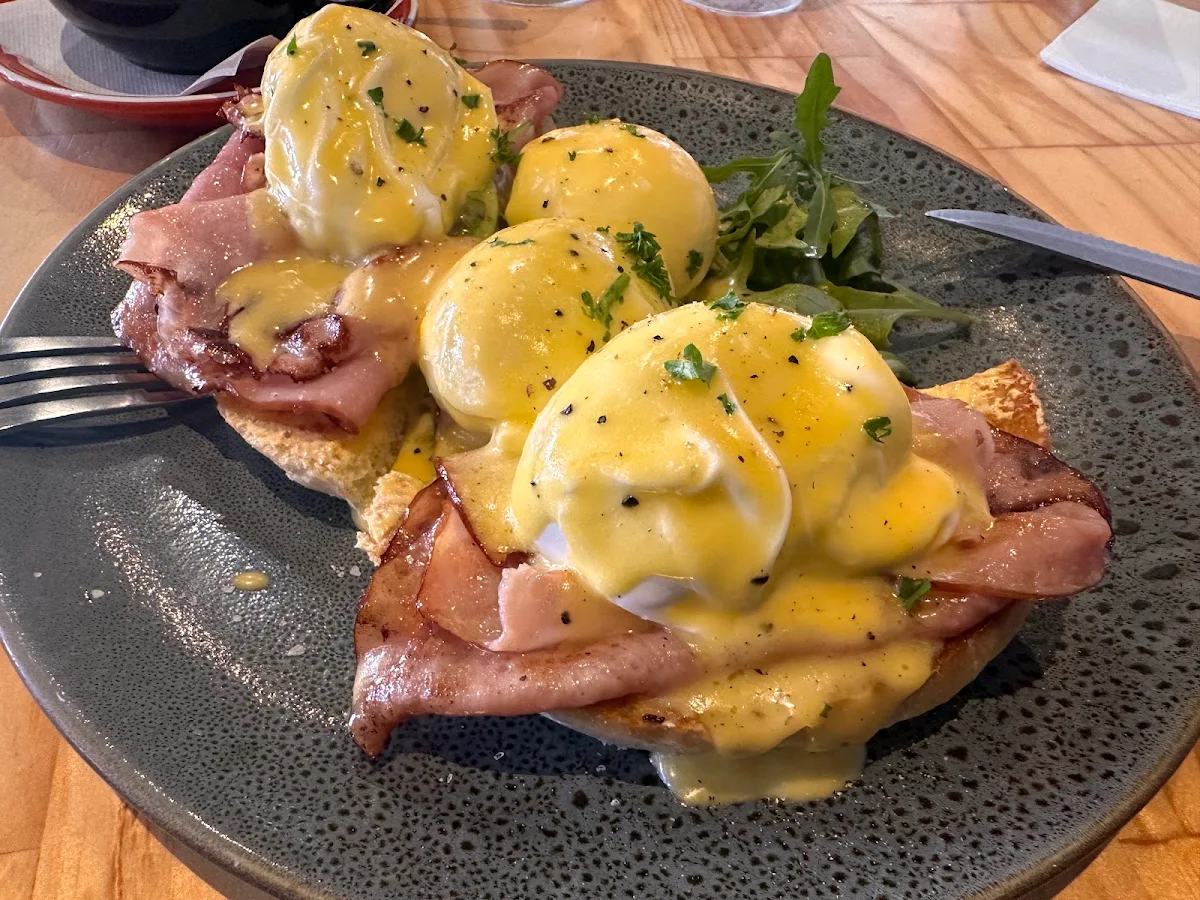 Eggs Benedict, Provisions Cafe